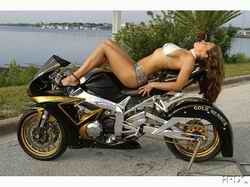 girls_on_bike_0002.jpg
