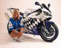 girls_on_bike_0002.jpg