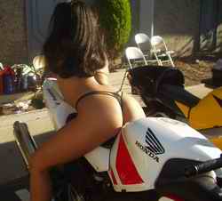 girls_on_bike_0002.jpg