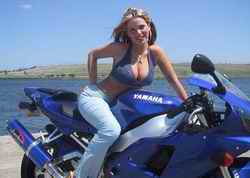 girls_on_bike_0002.jpg