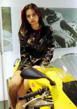 girls_on_bike_0002.jpg