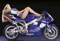 girls_on_bike_0002.jpg