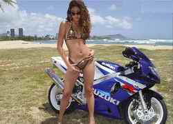 girls_on_bike_0002.jpg